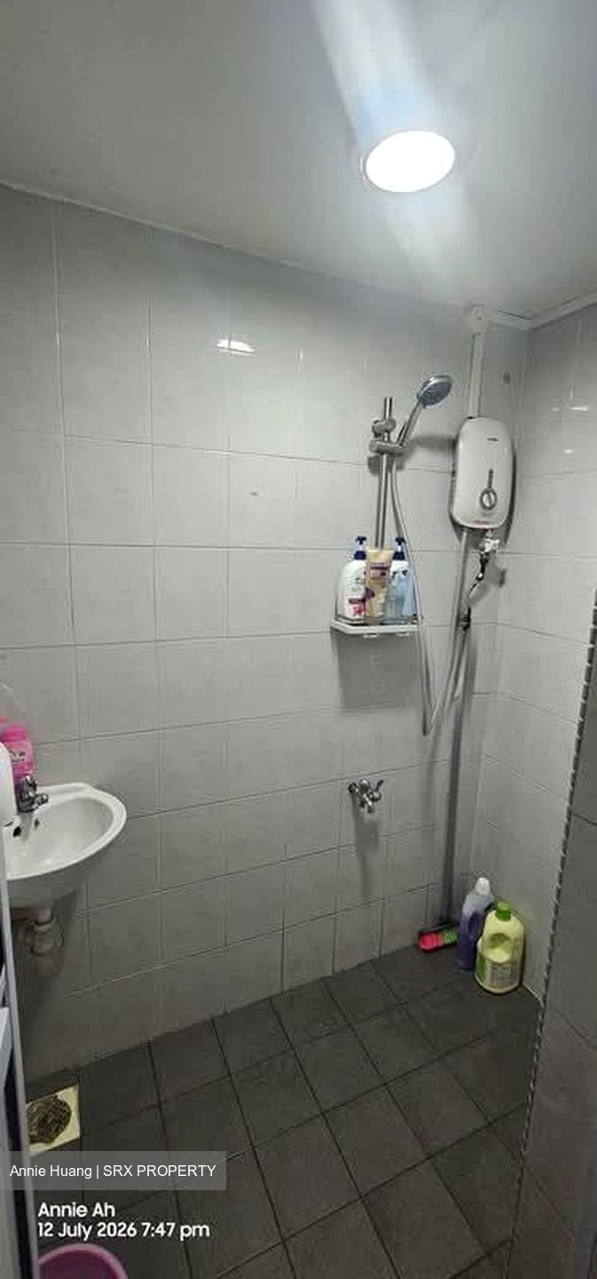 Sembawang Hills Estate (D20), Terrace #583948121